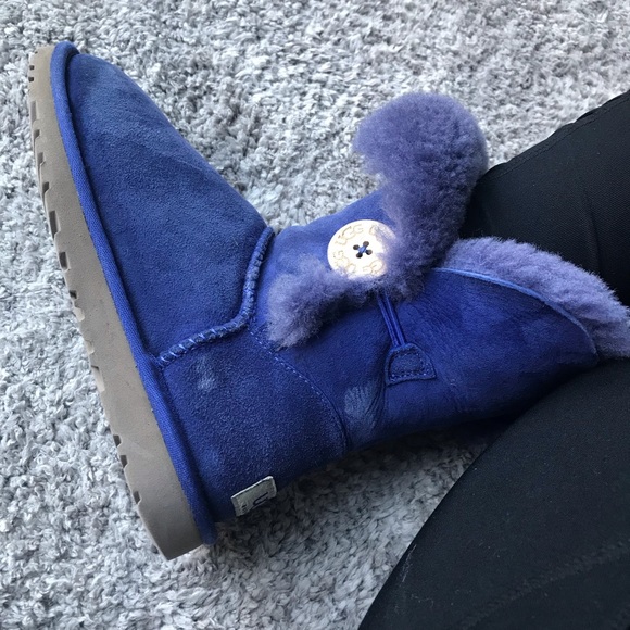 Ugg Baily Button Boot - Picture 2 of 8